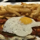 Foto de Milanesa De Peceto A La Riojana Con Papas Fritas