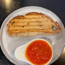 Foto de Desayuno con Tostada de Tomate Triturado y AOVE