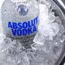 Foto de BOTELLA DE VODKA ABSOLUT & BOTTLE OF VODKA ABSOLUT