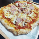 Foto de Pizza Prosciutto e Funghi