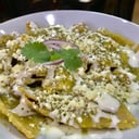 Foto de Chilaquiles verdes / rojos con pollo