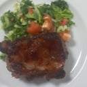 Foto de Bife grillado con ensalada mixta